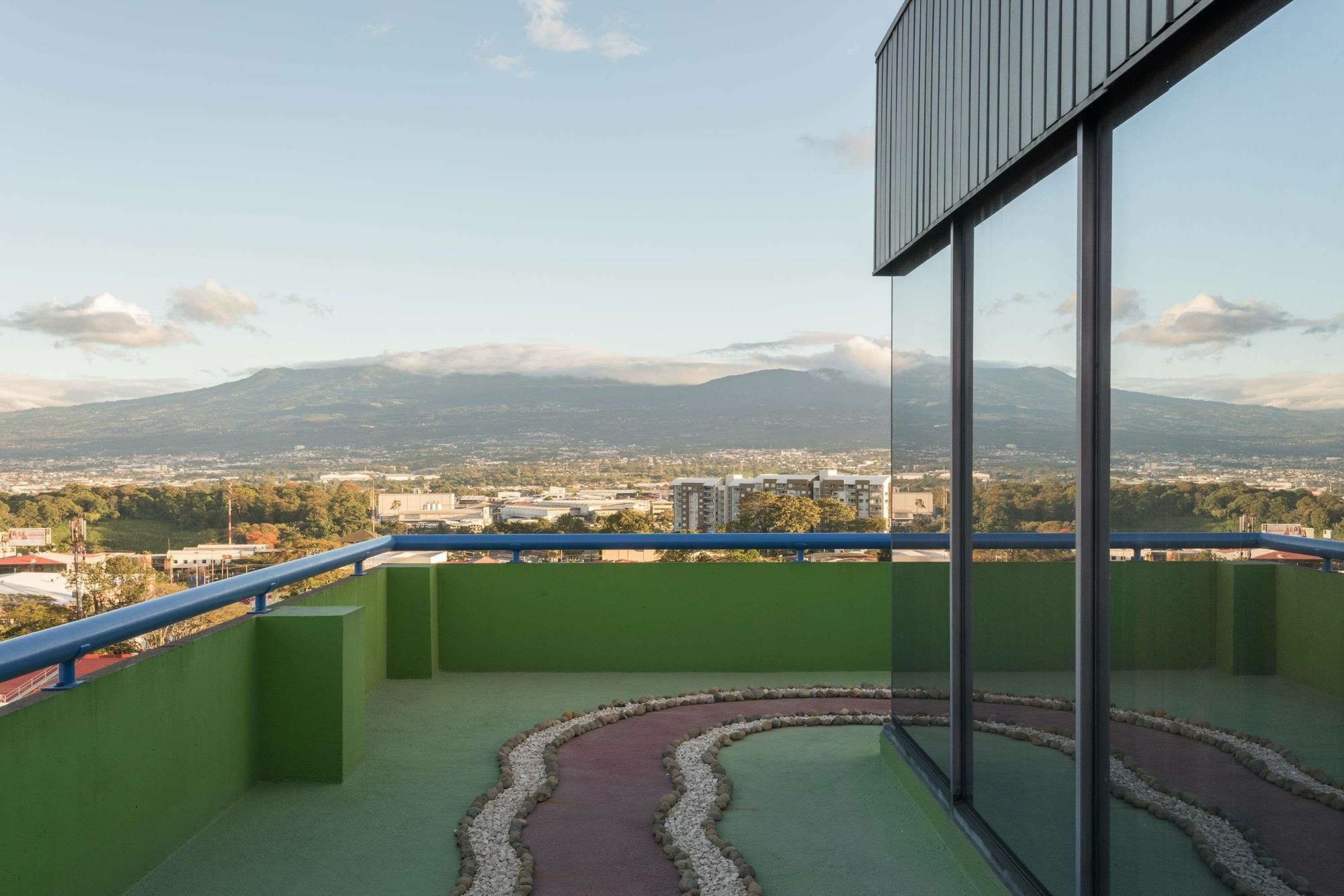 Tryp By Wyndham San Jose Sabana Hotel Exterior photo
